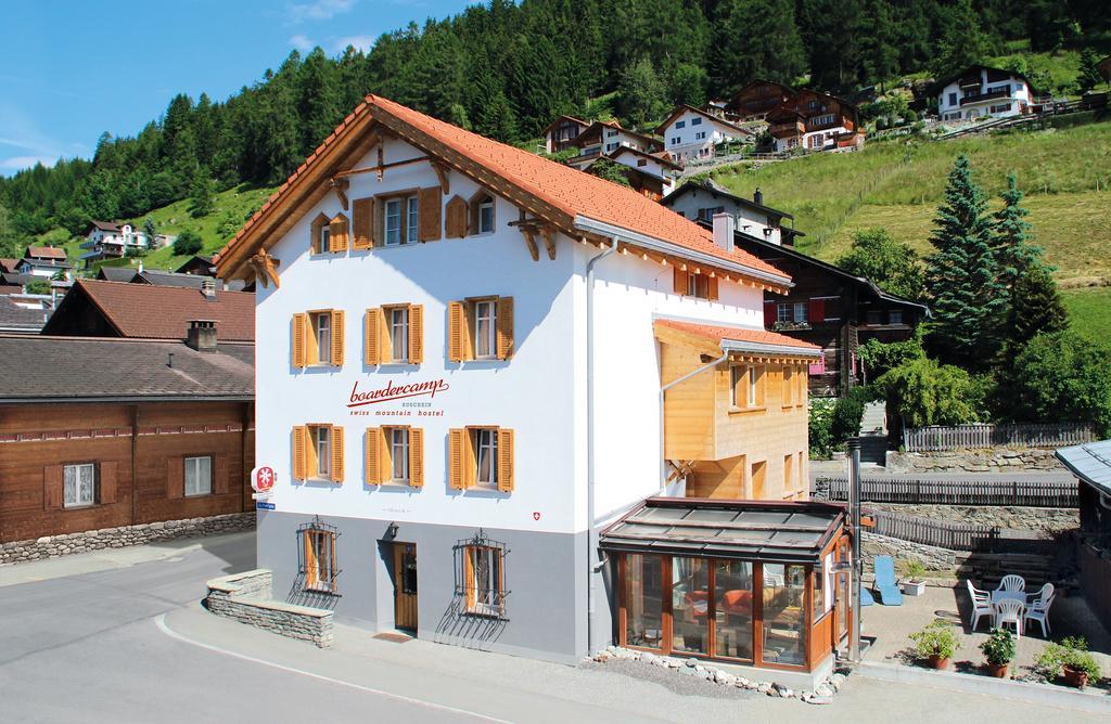 Boardercamp Laax - Swiss Mountain Hostel Ruschein Zewnętrze zdjęcie