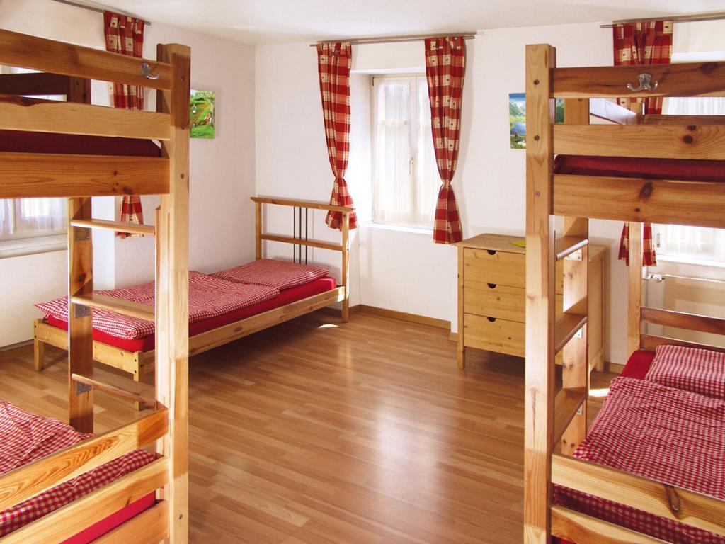 Boardercamp Laax - Swiss Mountain Hostel Ruschein Pokój zdjęcie