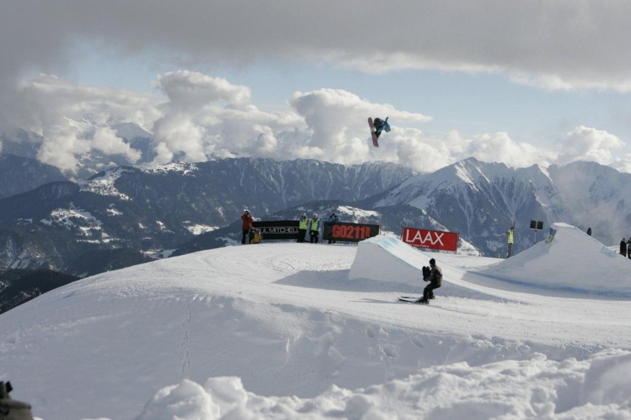 Boardercamp Laax - Swiss Mountain Hostel Ruschein Zewnętrze zdjęcie